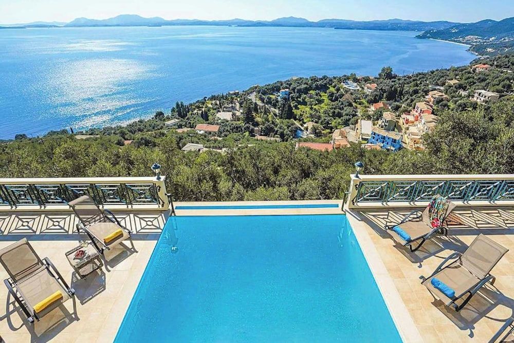 Villa Anna Nissaki