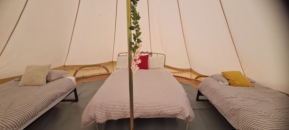 Cozy Dog Friendly Hot Tent With Log Burner & Logs