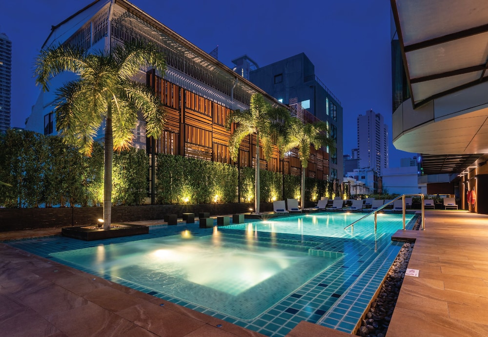 Hotel Solitaire Bangkok Sukhumvit 11