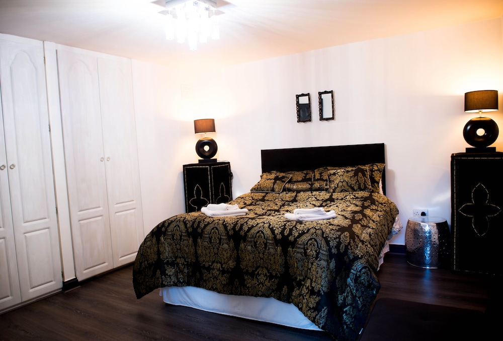 Luxury Executive Serviced Apartment