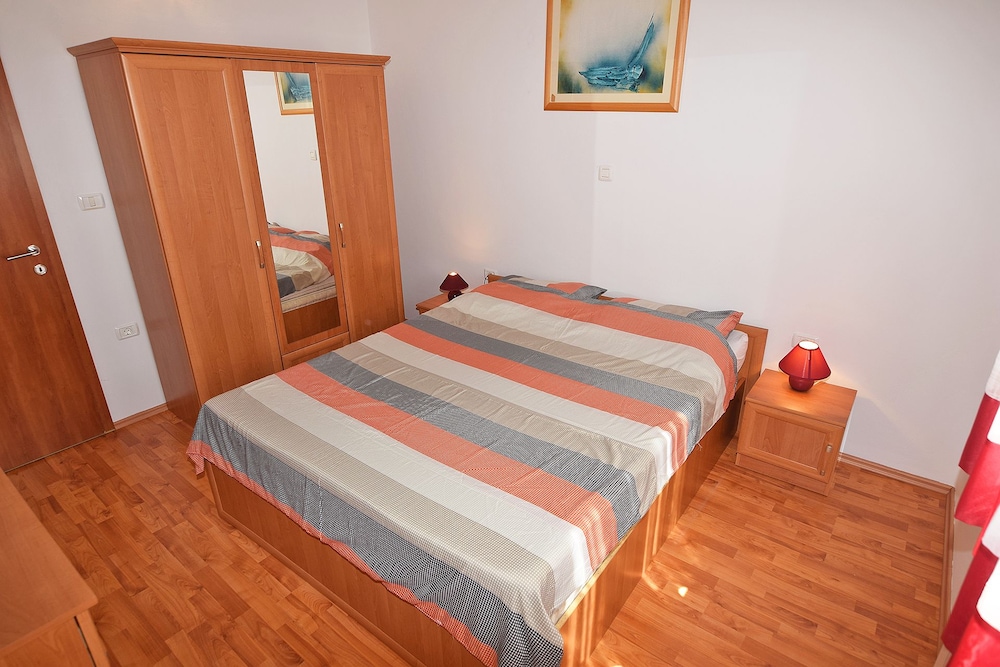 Apartments Jeromela