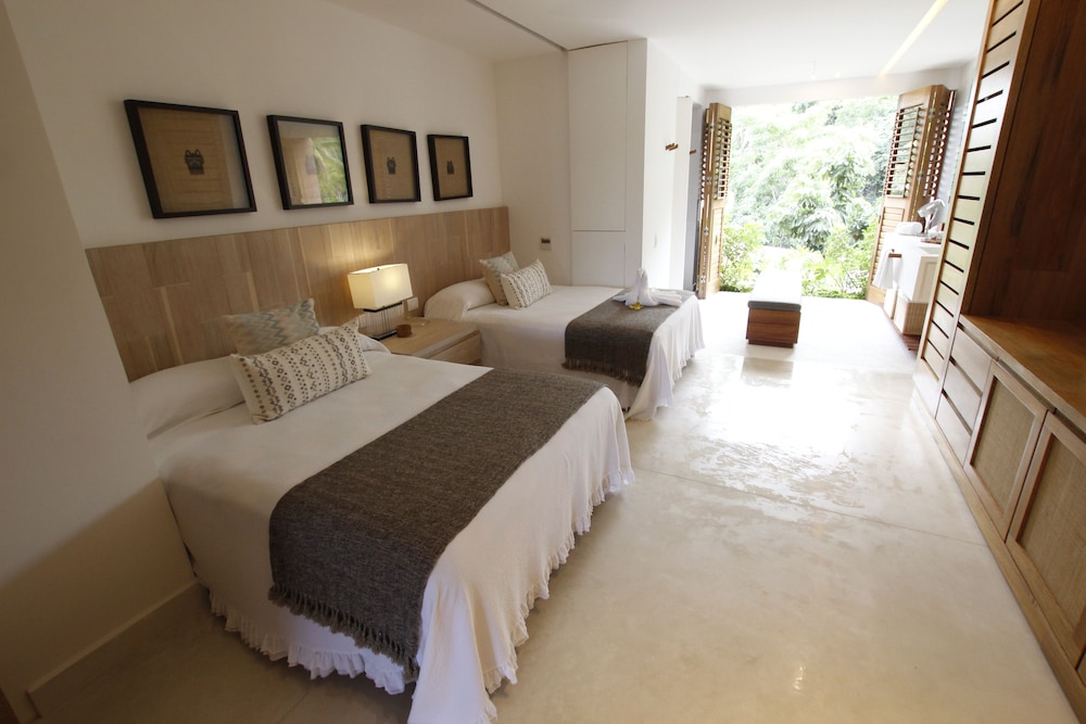 El Careyes Club & Residences