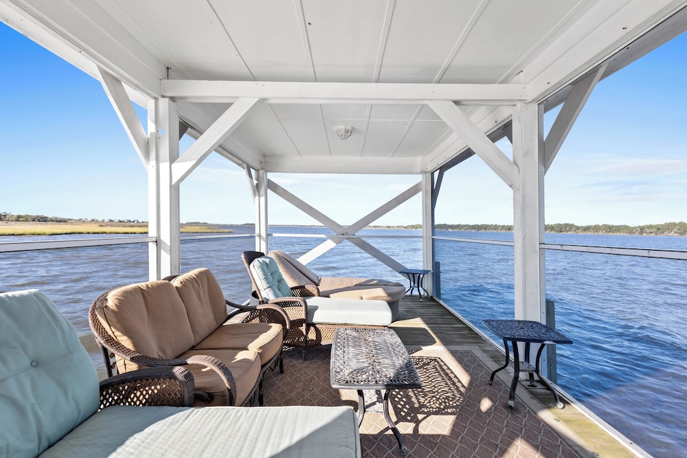 Permuda Private Island by Topsail Realty