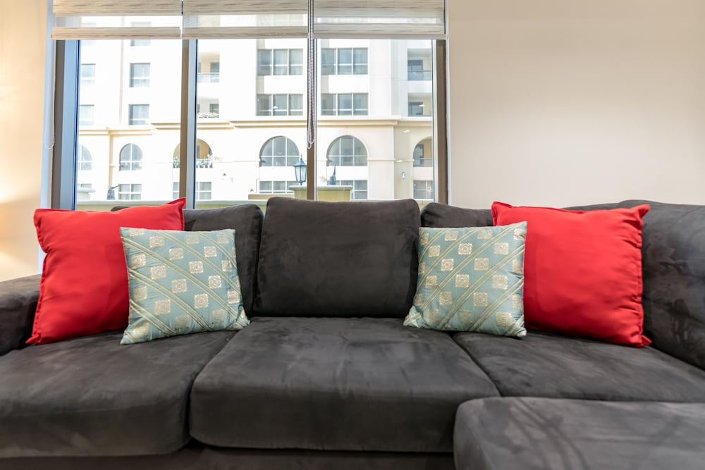 Lux BnB Duplex Casa Private Garden JBR