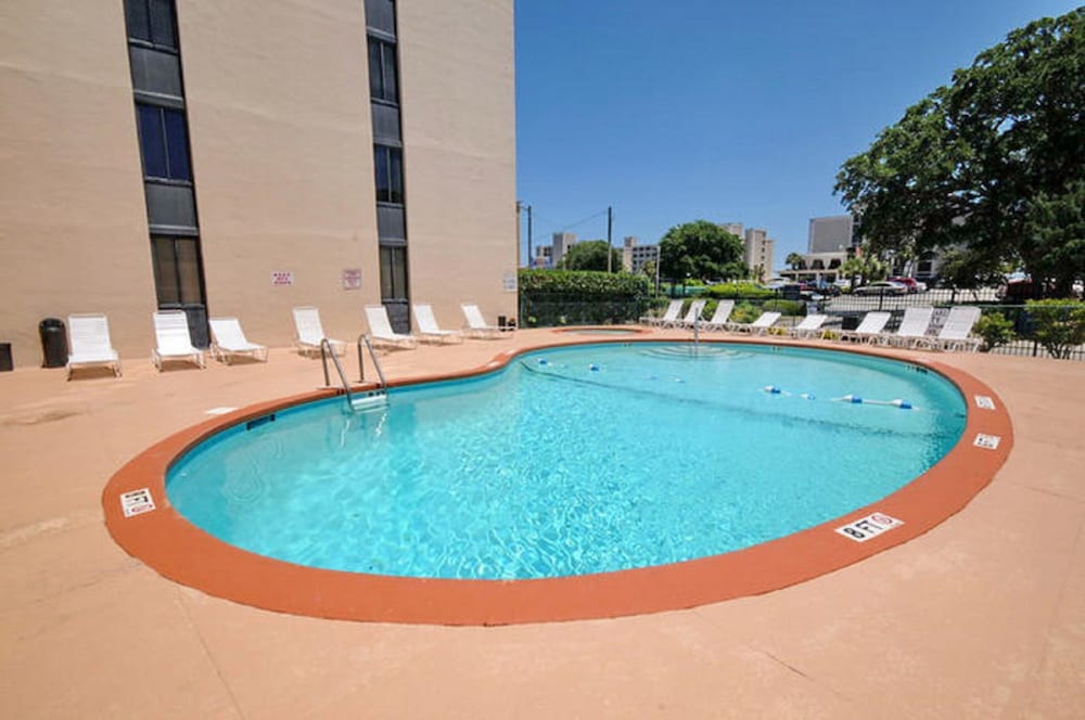 Holiday Towers by Elliott Beach Rentals