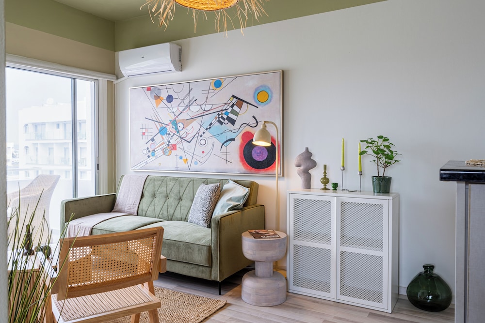 Dune - 1BR & Balcony in Mackenzie