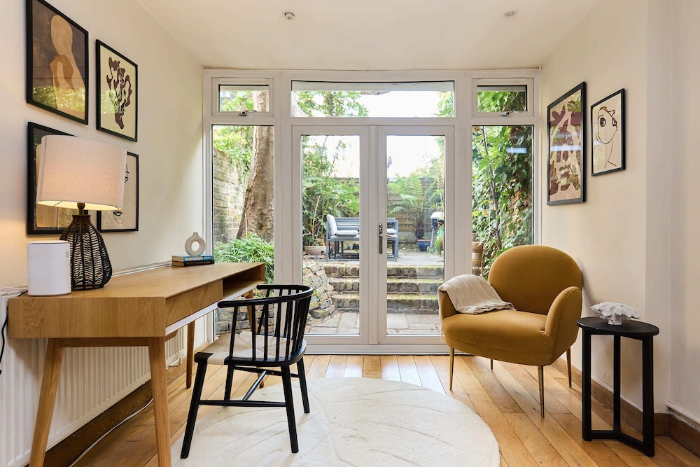 Kensington Garden Flat with Office