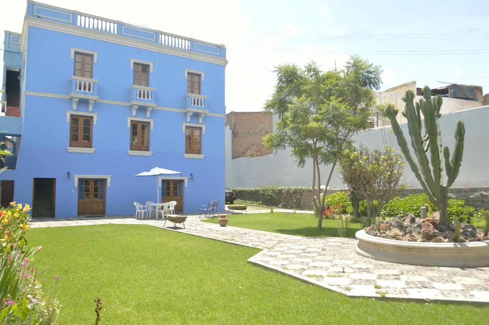 Las Mercedes Hostal Residencial