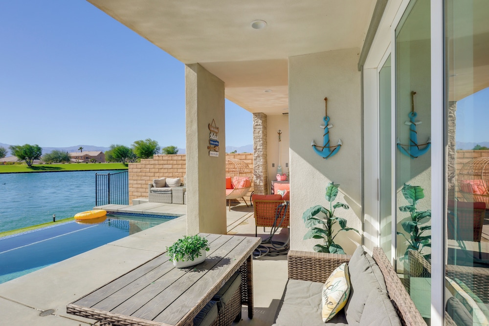 2 Mi to Fantasy Springs Casino: Lakefront Retreat!