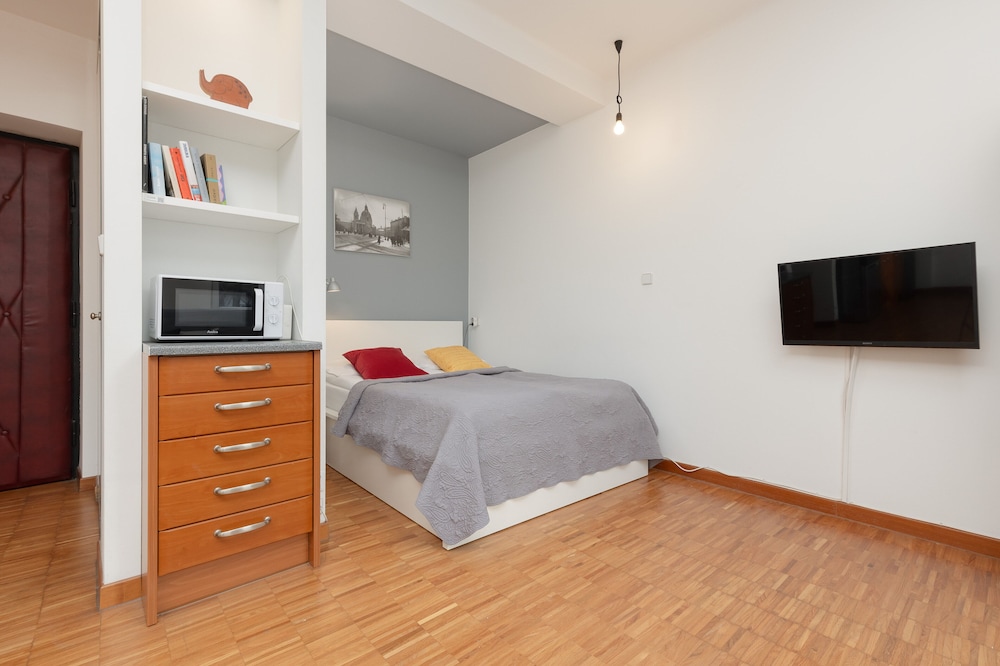 Old Town Studio Piwna by Renters view 3