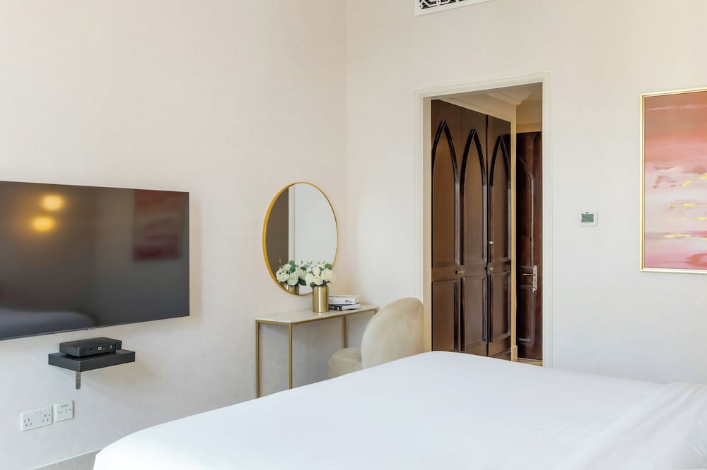 Durrani Homes - Luxe Living at Souk Al Bahar with Burj Khalifa and partial Fountain view