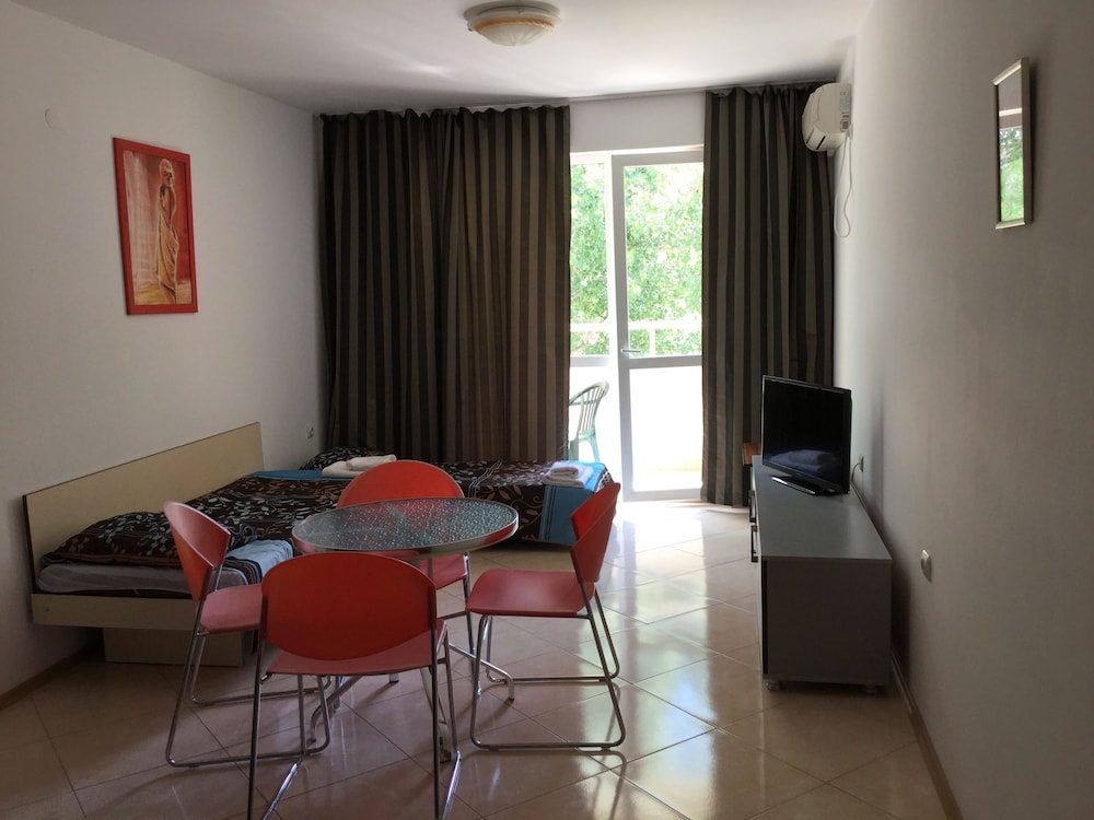 Sofia Apartments in Sunny Residence