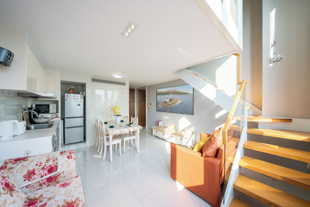 Shanghai Hills & Wanye Prime Stay