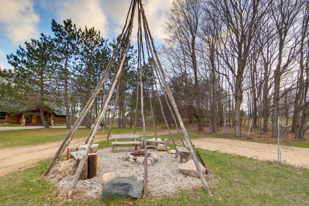Rustic Tustin Cabin on 7 Acres w/ Fire Pit  Porch - Property Image 11