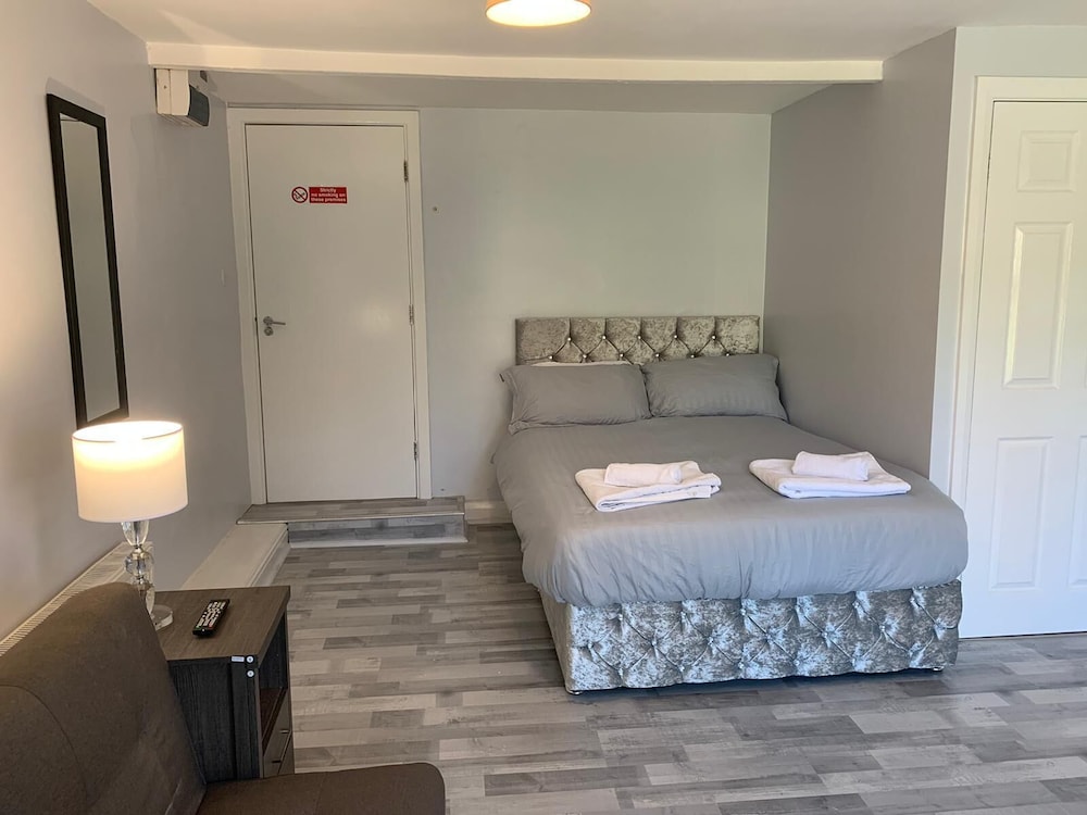 Grey Stone Studio Apartments view 3