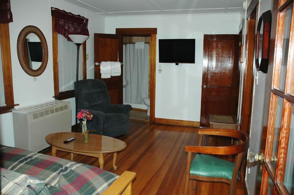 Channel Watefront Cottages