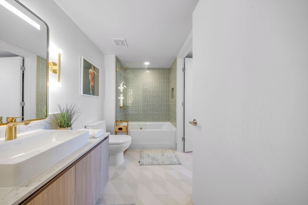 DTW Miami Luxury 1BR with Urban Views