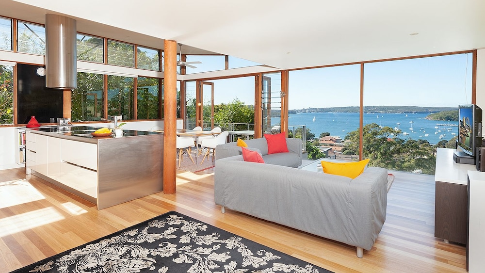 Stunning Architecture Balmoral Views - Image 5