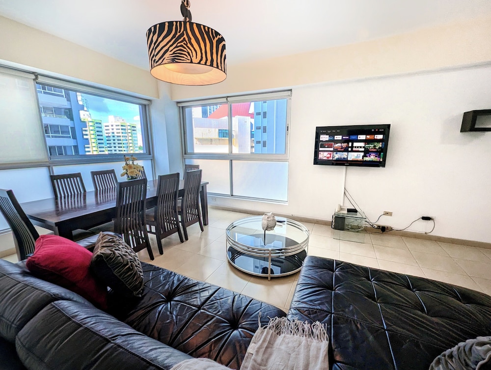 YC 701-C l Apartamento 2BR en av balboa