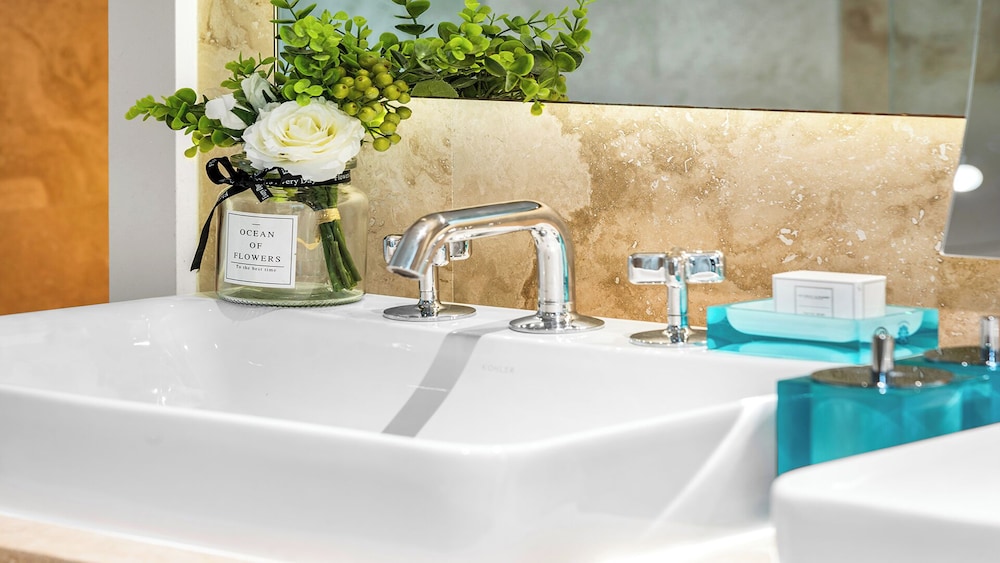 Luxury Vacation Rentals at 1 Hotel & Homes by LRMB