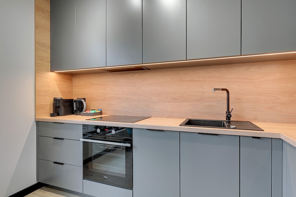 Doki Living - Foodhall & Parking by Downtown Apartments