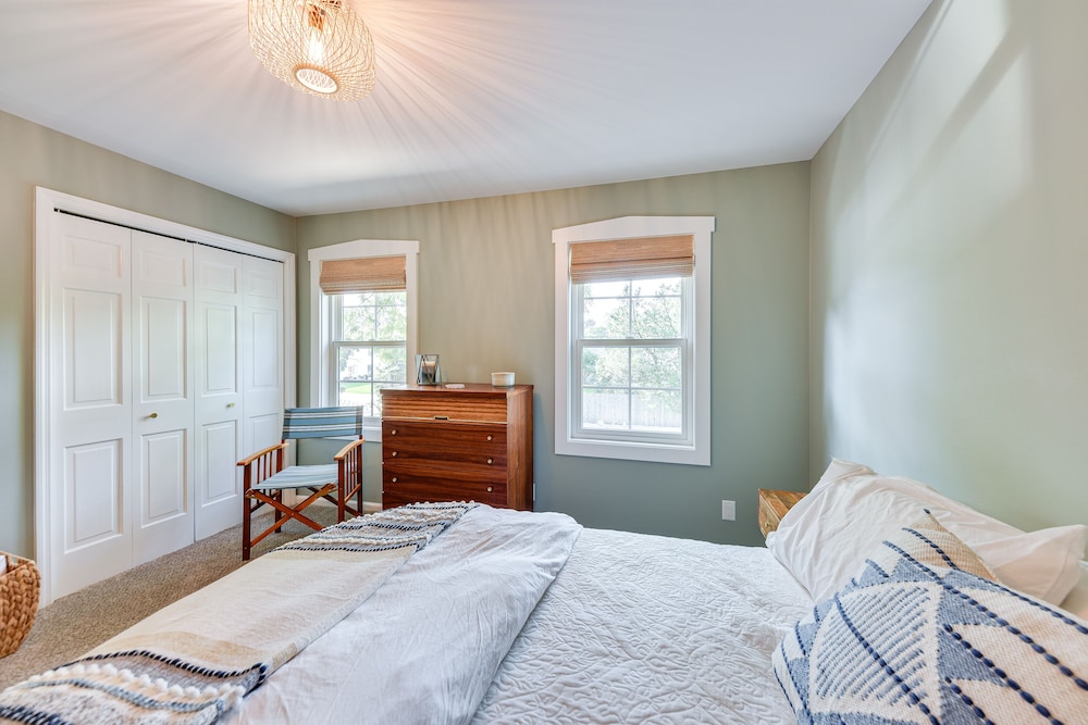 Charming Racine Home - Walk to Lake Michigan! - Property Image 26