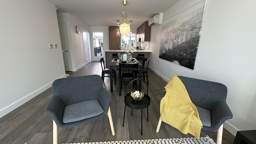 Vancouver Vacations - Ruby Red Cloud Homes Vancouver - Property Image 46