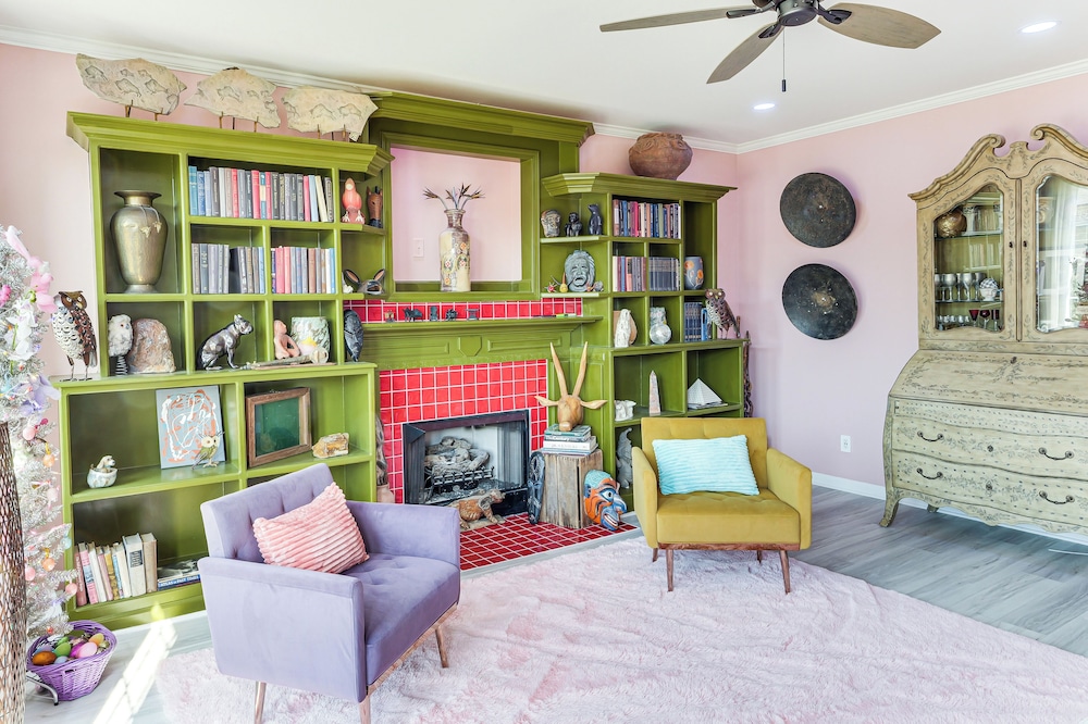 Island Vibes: Home w/ Fire Pit in Murfreesboro!
