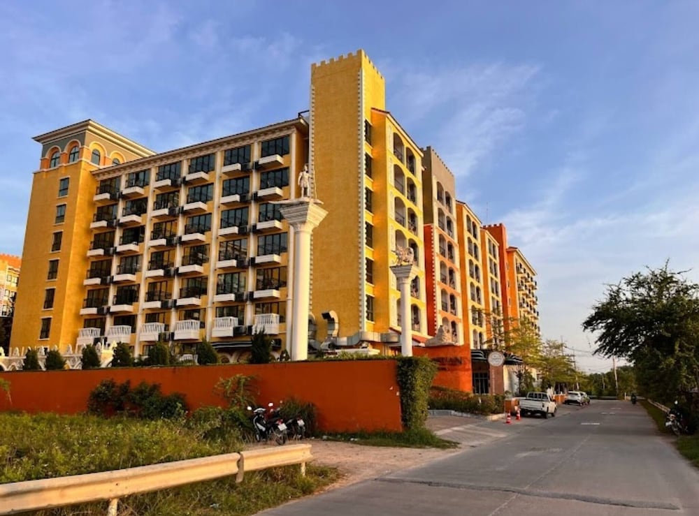 421c - Studio Condo With Pool, Jomtien Beach view 2