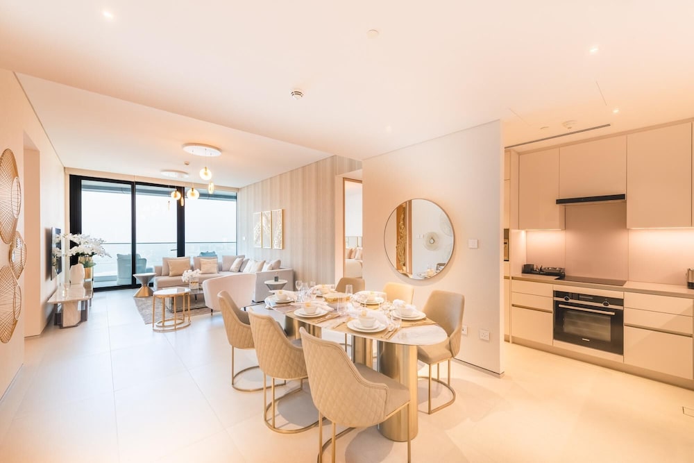 Sea View Urban Retreat in Address JBR