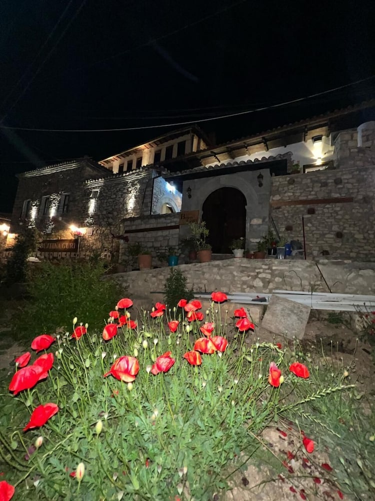 Old Town Guesthouse Guri