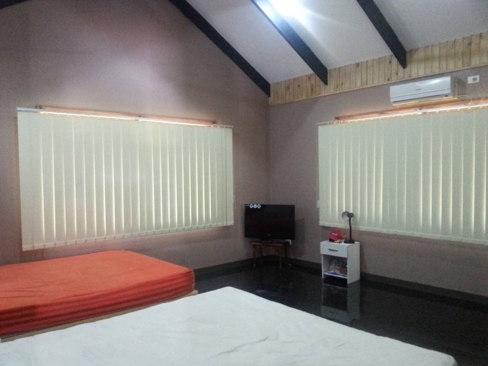 Marrs Villa - view 24