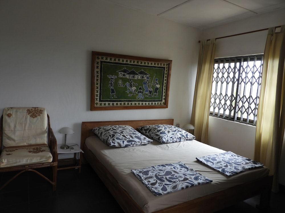 Nimohs' Holiday Home Mccarthy Hill Accra-ghana With Acs