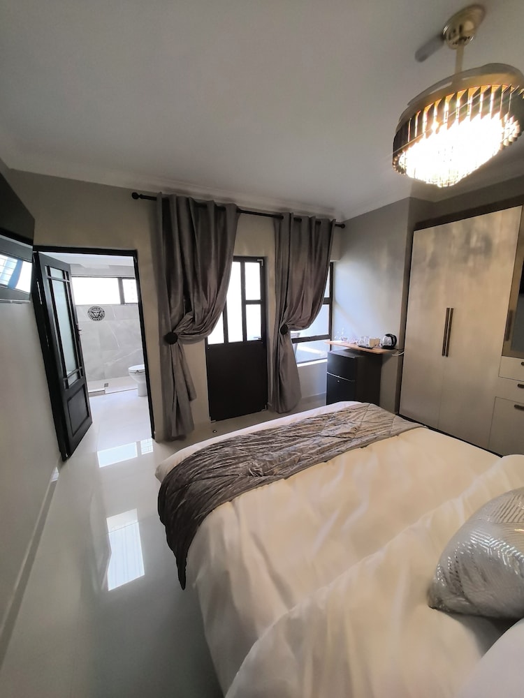 Bryanston Palms Accommodation