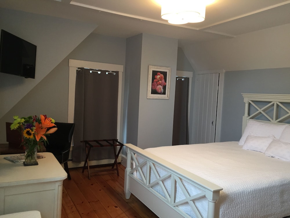 Sea Street Inn