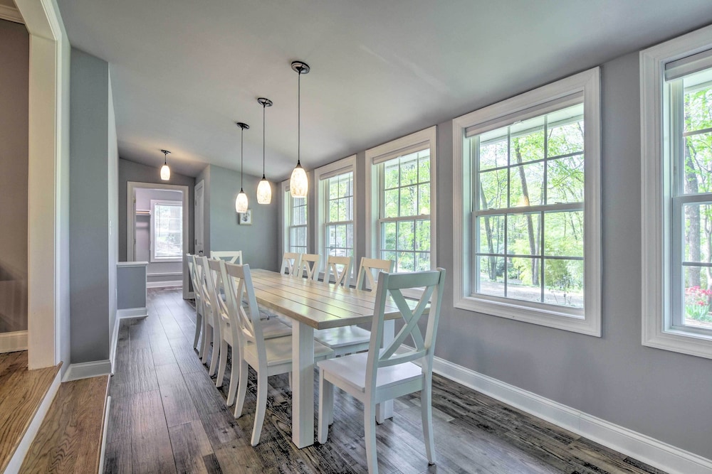 Bright Cary Home With Deck < 15 Mi to Raleigh! - Property Image 8