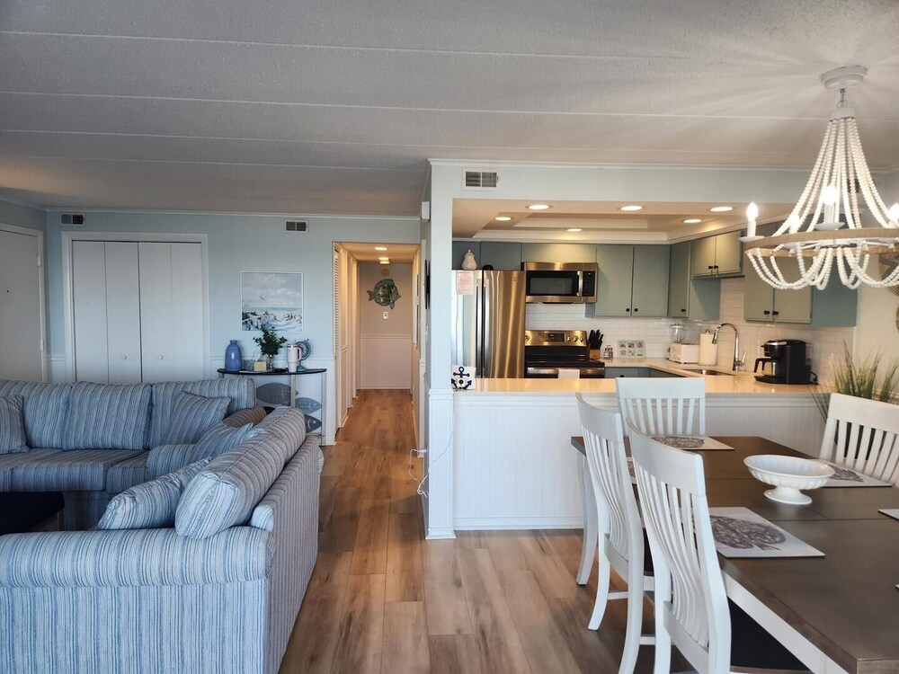 Thunder Island 114c 2 Bedroom Condo by RedAwning view 4