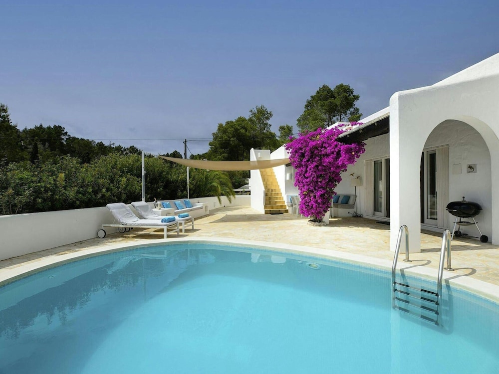 Holiday Home With Outdoor Barbecque