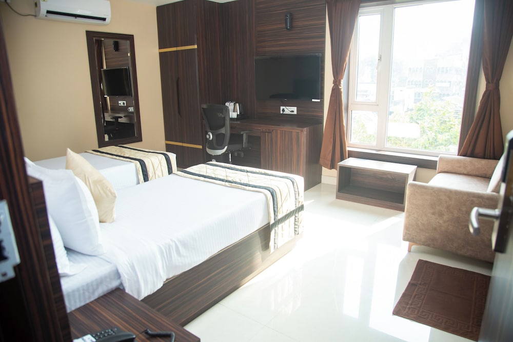 PARK EASTERN HOTEL