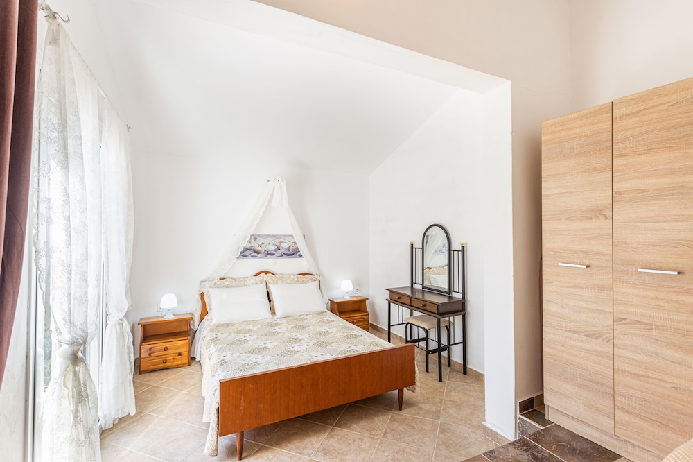 Levanda Villas photo 2