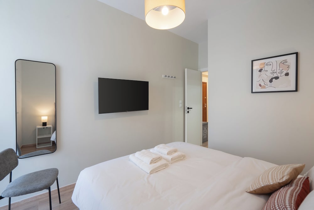 Classic Apartment in Piraeus, walk to Zeas Marina