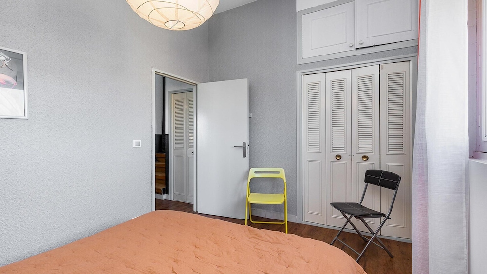 Cozy Beachside Family Stay