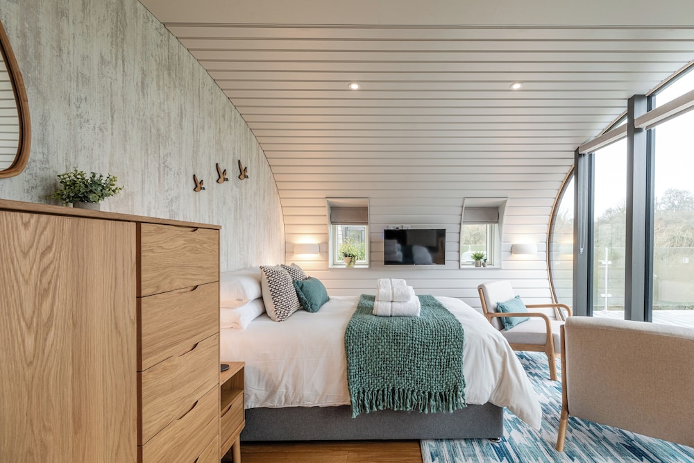 Sustainable Pod on Old Chalford Farm
