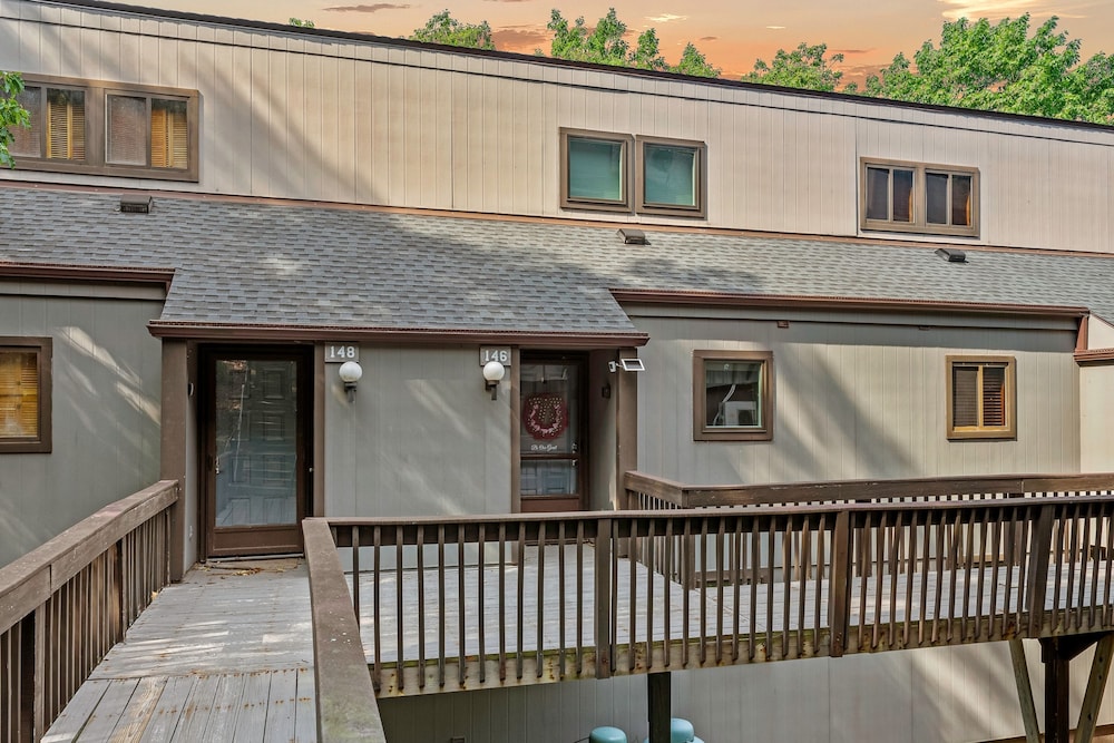 Slope Lodge by Avantstay Prime Location Pool Hot Tub Access Deck