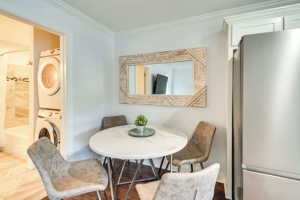 Walk to Shops & Dining: Downtown Condo in Helen
