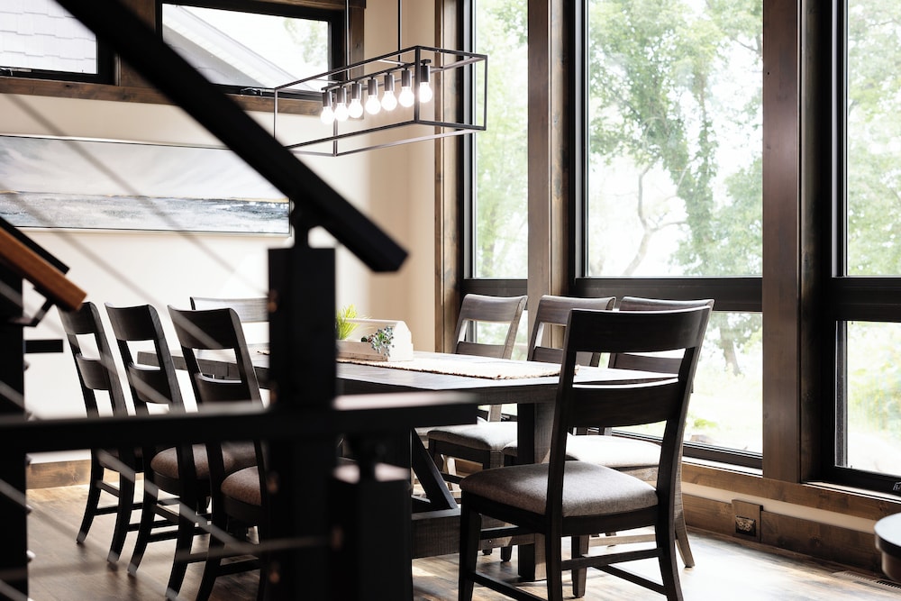 Quarterdeck Resort & Restaurant