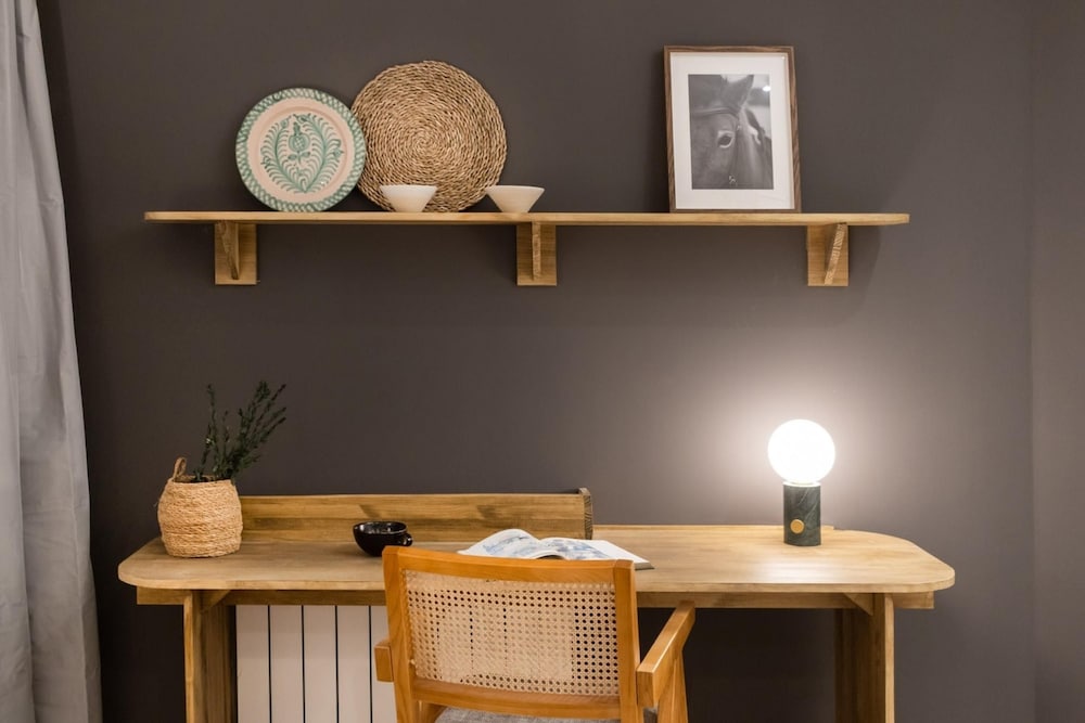 Baza - 3 Bedrooms and Office in Trafalgar