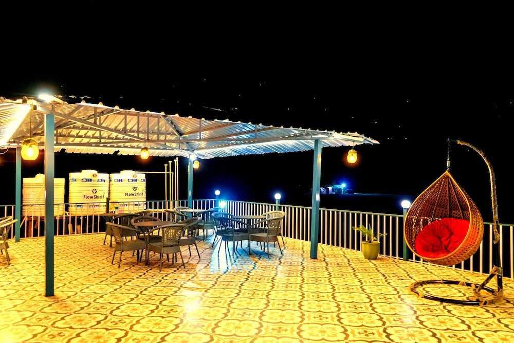 Pahadi Aangan BoutiqueVilla By Shivaneel