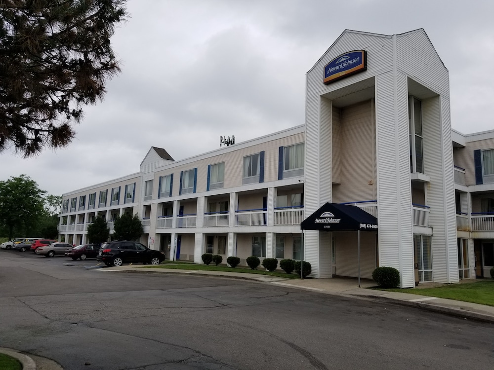 Lansing Vacations - Travelodge by Wyndham Lansing IL - Property Image 10
