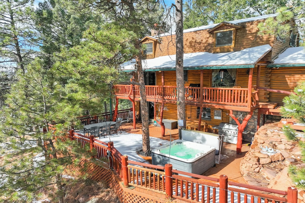 Log Lodge